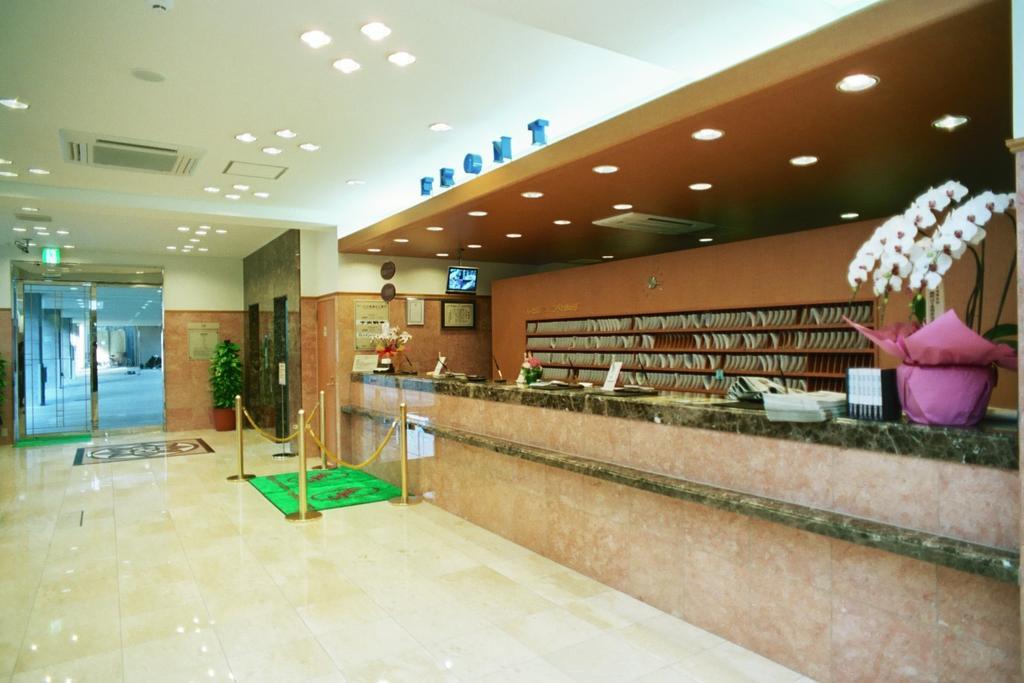 Toyoko Inn Tokyo Monzen-Nakacho Eitaibashi Buitenkant foto