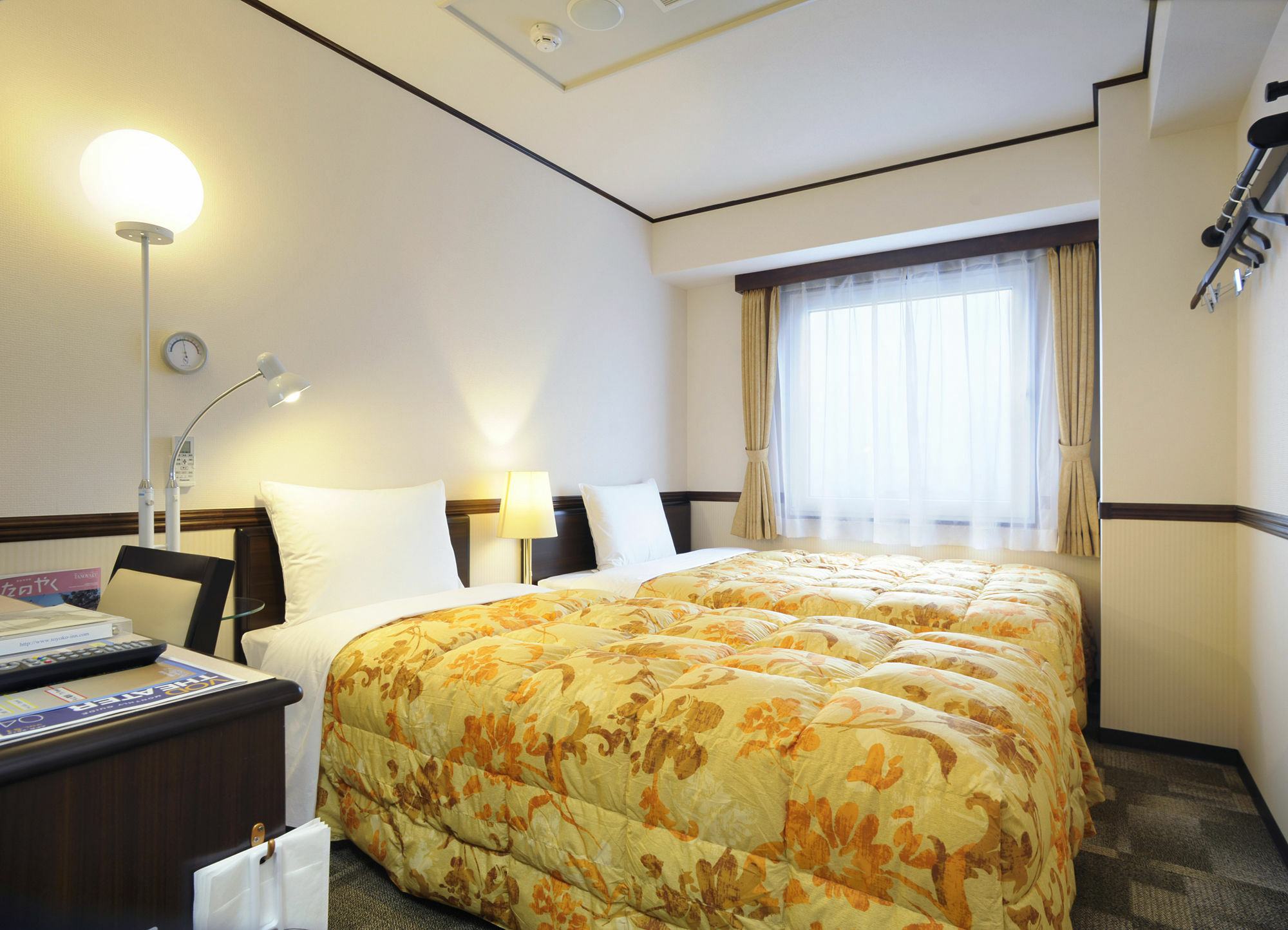 Toyoko Inn Tokyo Monzen-Nakacho Eitaibashi Buitenkant foto