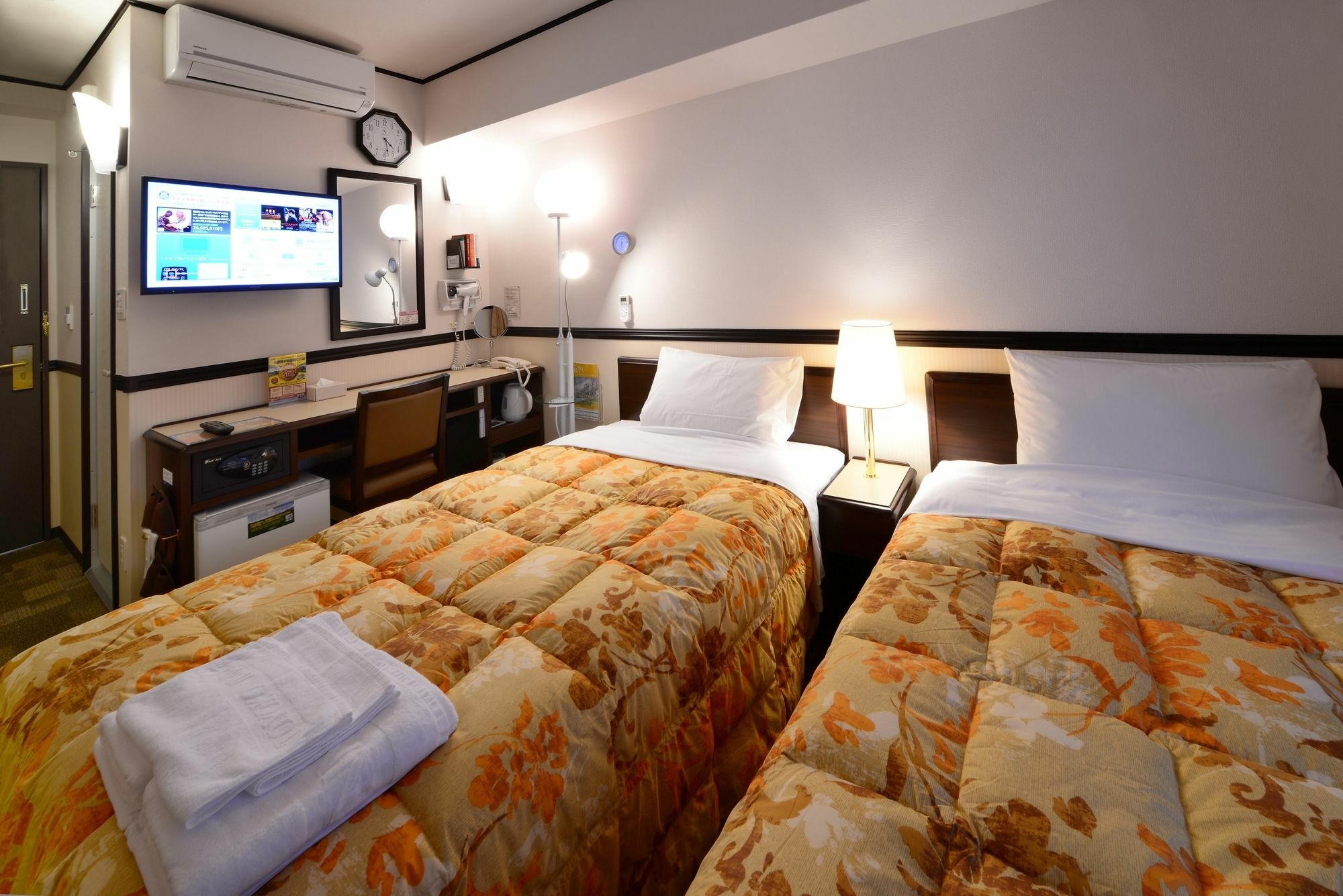 Toyoko Inn Tokyo Monzen-Nakacho Eitaibashi Buitenkant foto