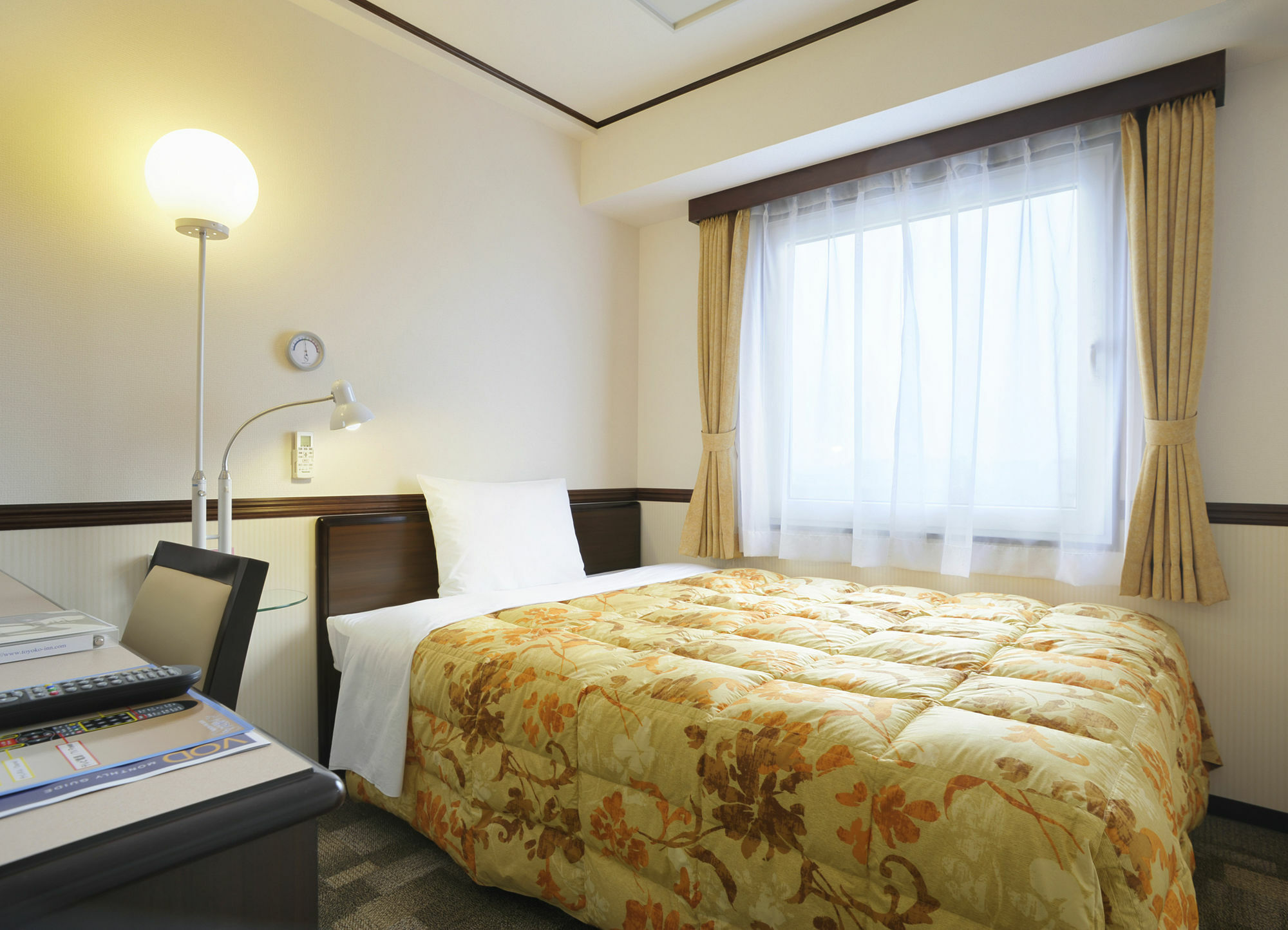 Toyoko Inn Tokyo Monzen-Nakacho Eitaibashi Buitenkant foto
